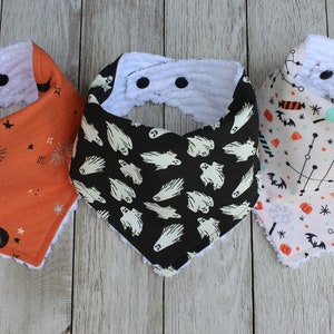 Halloween Baby Bibs | Glow in The Dark Bib | Geisterib | Gruselige Lätzchen | Gruselige Jahreszeit | Halloween Baby | Halloween | Herbst Baby | Halloween-Bib