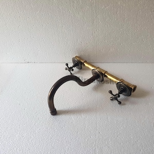 Messing Patina Finish An der Wand befestigte Badezimmerhähne mit Warm- und Kaltmischventil, Vintage Wasserhahn, Bronze Küchenarmatur, Badezimmerhahn