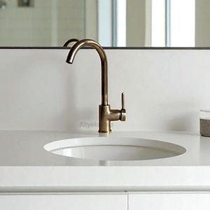 Schwanenhals-Küchenarmatur aus massivem Messing, im Alter von Bronze-Finish