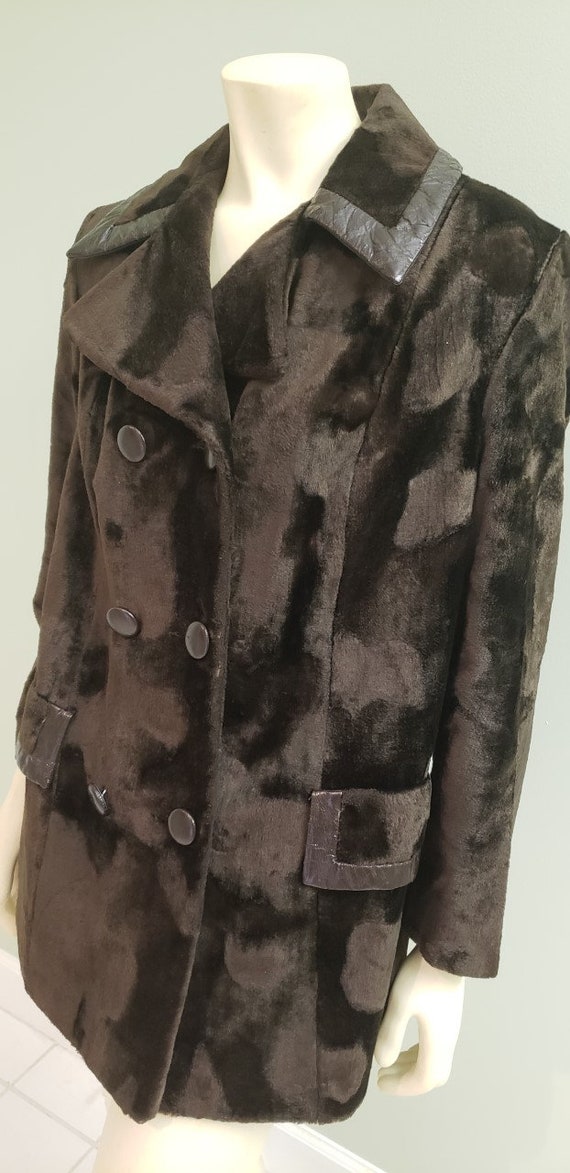 mod 1970's brown faux fur & vinyl women's coat M
