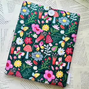 Bright Green Mushroom | Padded Book Sleeve