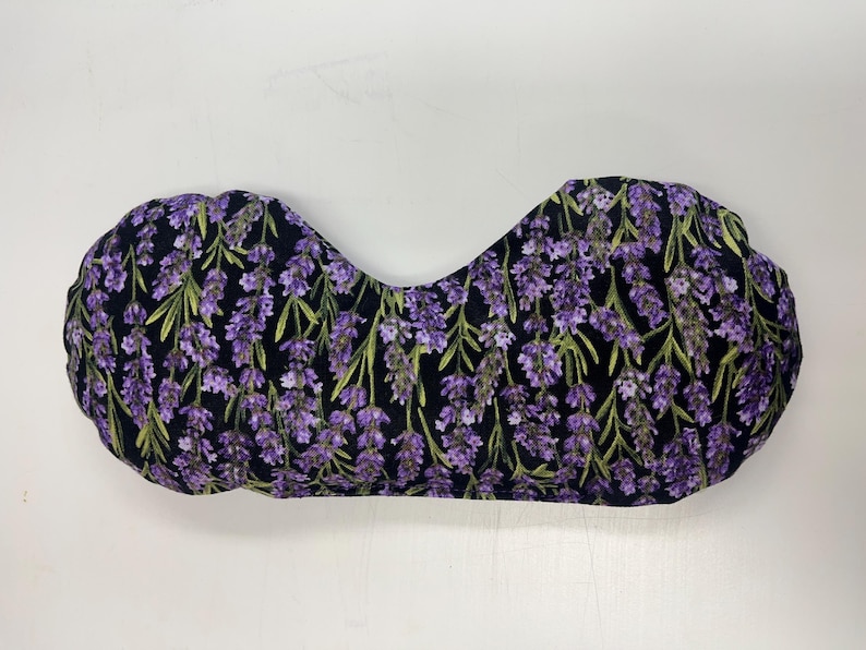 Masque lesté pour les yeux chaud ou froid à la lavande Lavender Fabric - Black Background