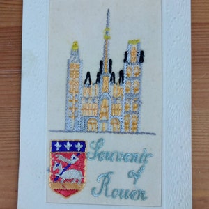 WW1 Bestickte Seidenpostkarte Souvenir der Kathedrale von Rouen (L1A)