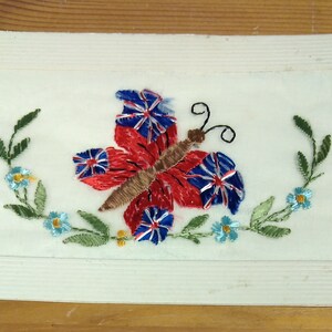 WW1 Bestickte Seide Postkarte Großer Patriotischer Schmetterling (J1D)