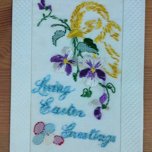 WW1 Cartolina di seta ricamata Amorevole Auguri di Pasqua Pulcino di Pasqua (C1)