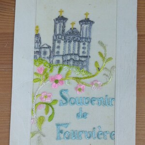 WW1 Geborduurde Zijden Ansichtkaart Souvenir De Fourviere (J1A)