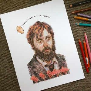 Może przedstawiać: Szczegółowy rysunek ołówkiem na białym papierze przedstawiający mężczyznę z brodą i zaskoczoną miną. Tekst "THERE'S STRENGTH IN ARCHES." znajduje się nad głową mężczyzny. Kolorowe ołówki rozrzucone wokół dzieła.