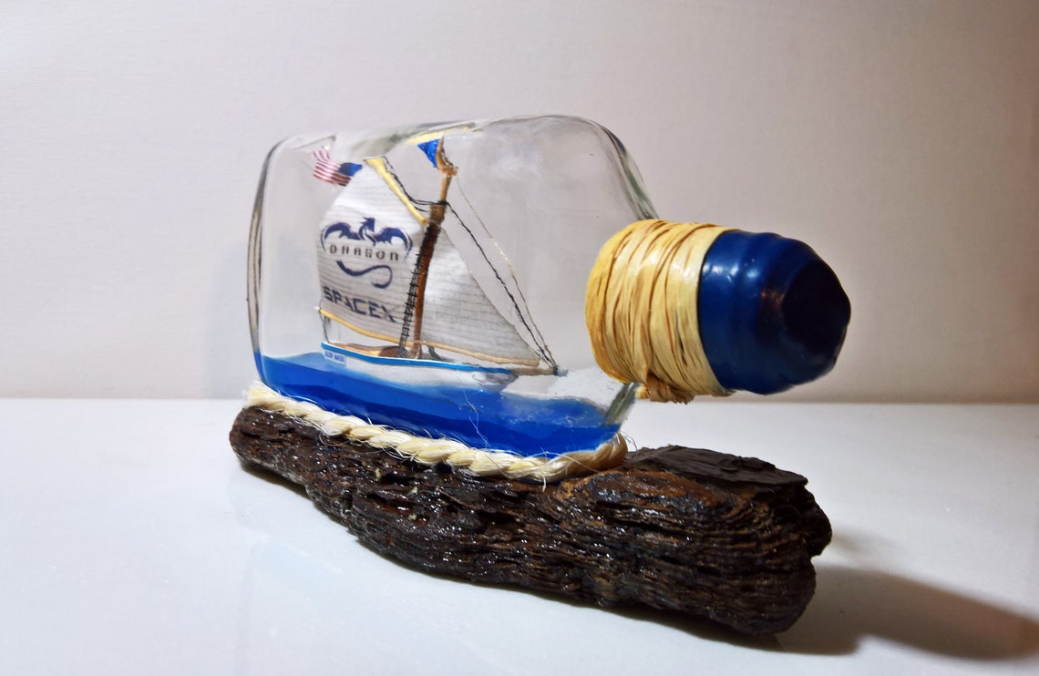 souvenir yacht