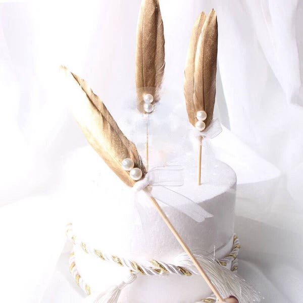 Set of 2 gold feather cake toppers | Gold feather cupcake toppers | Feather and pearl cake wedding cake topper | Gold & white decor