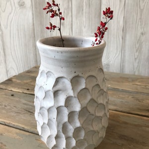 Poterie Vase Grand porte-ustensiles de cuisine Vase texturé blanc Terreux Bohème Vase en céramique Décoration d'intérieur Céramique Vase fait main image 4