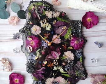 Unique Dried Flowers Resin Wall Clock, Botanical Wall Art, Custom Home Gift for Mom