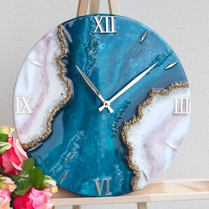 Modern Resin Art Wall Clock Engagement Gift for Couple Geode Wall Art Custom Epoxy Clock with Crystals Original Artwork Home Decoration