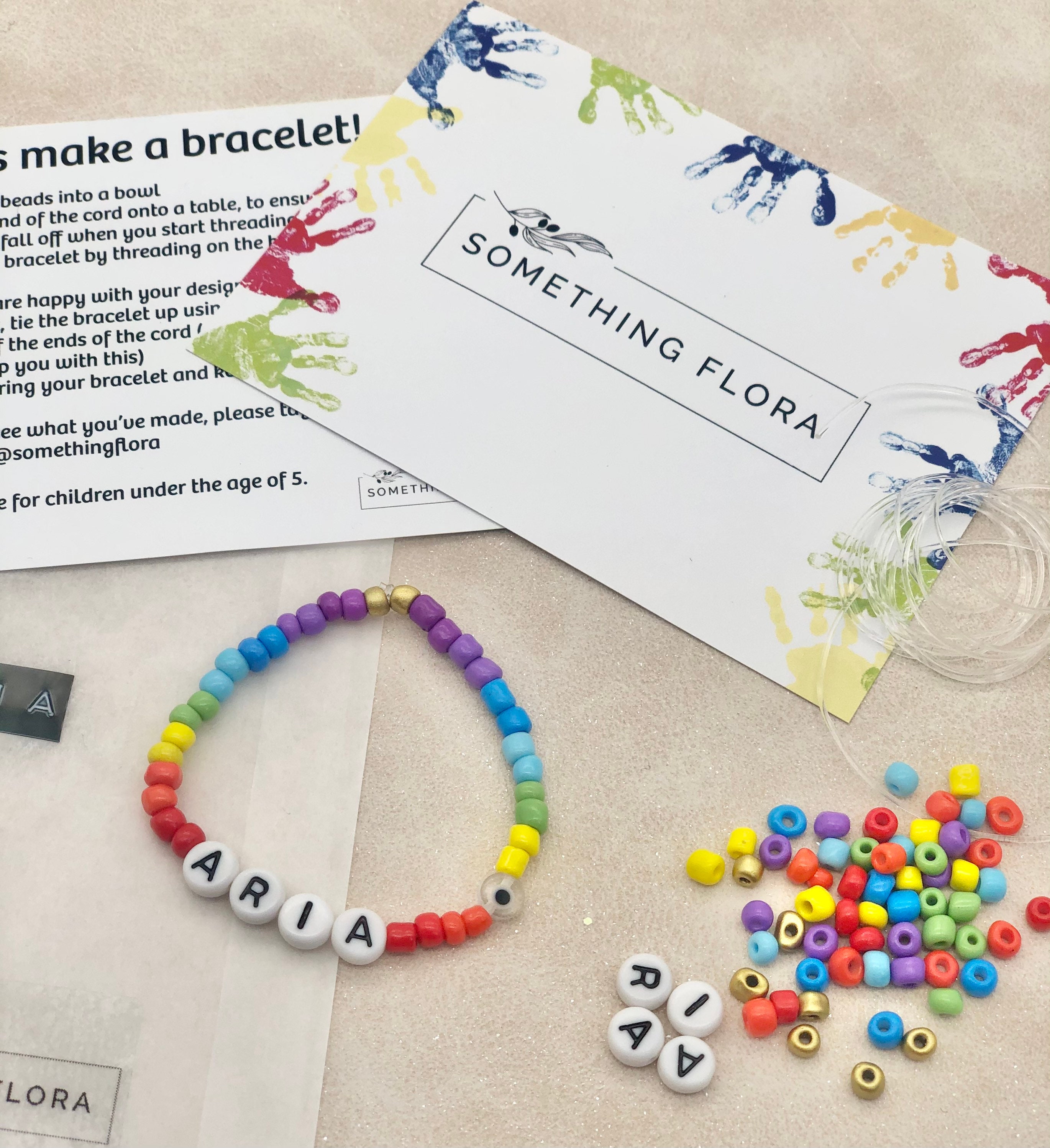 Kit bracelet pour enfants Kit de fabrication de bijoux Activités pour  enfants Faites-le vous-même. Lartisanat pour enfants. Activités à domicile.  Kit dartisanat fait main pour enfants -  France
