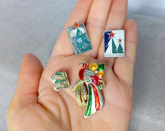 Soviet badge, Christmas Vintage Badges, Christmas and New Year Badges, Soviet Holiday Badges 1986, Christmas Tree Badge, Рeacock Badge