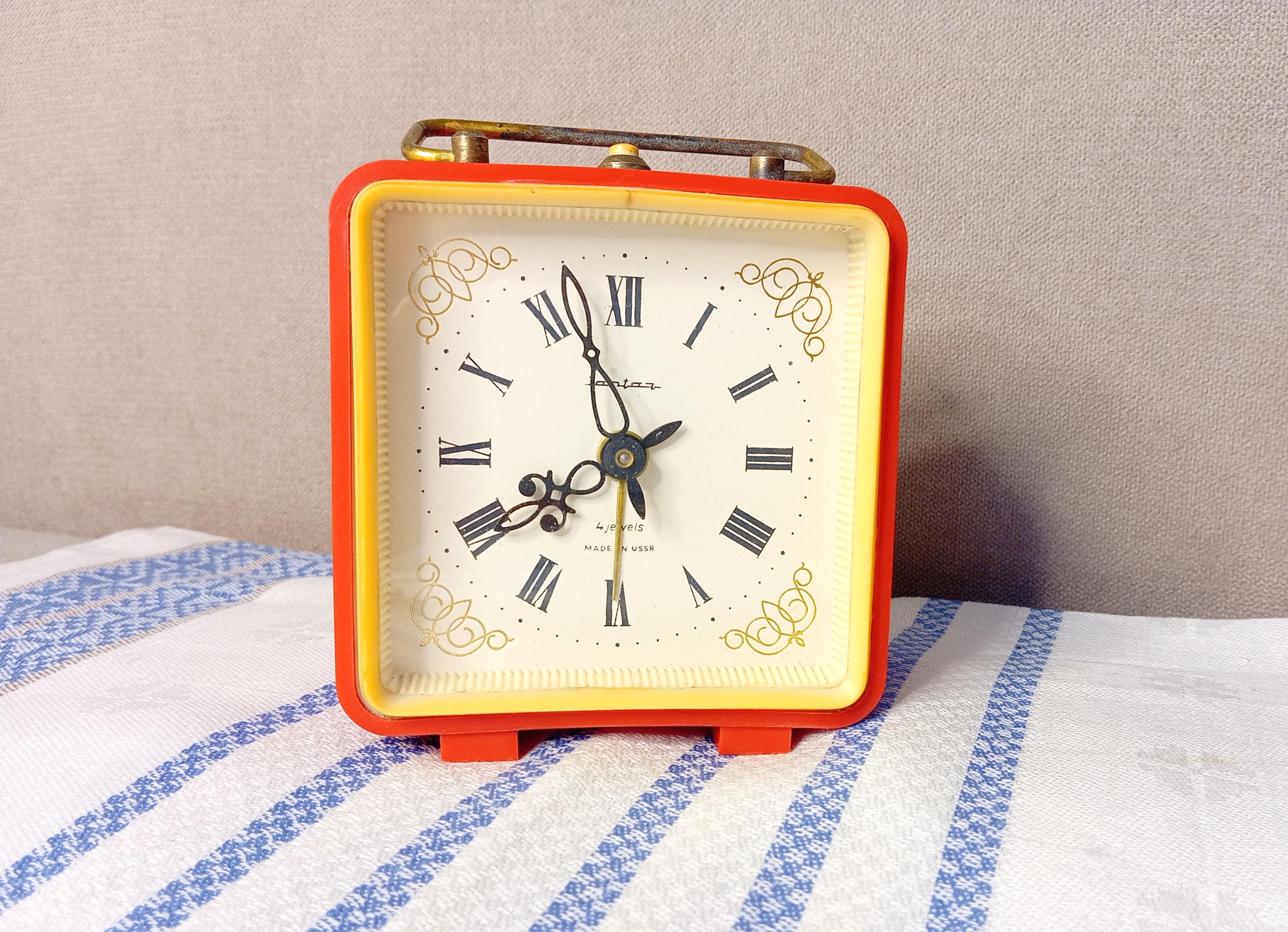 Ukraine wall clock Italia