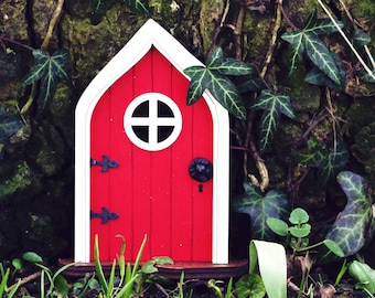 Fairy Door 'Mara' in Red | Red Fairy door | Fairy door for tree | Outdoor Decor | Fairy garden | Fairytale door | Tooth Fairy door | Garden