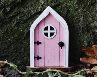 Fairy Door 'Mara' in Pink | Pink Fairy door | Fairy door for tree | Outdoor Decor | Fairy garden | Fairytale door | Tooth Fairy door | Gift