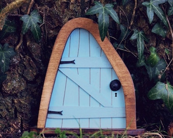 Fairy Door 'Iris' in Blue | Blue Fairy door | Fairy door for tree | Outdoor Decor | Fairy garden | Fairytale door | Gnome door | Mouse Door