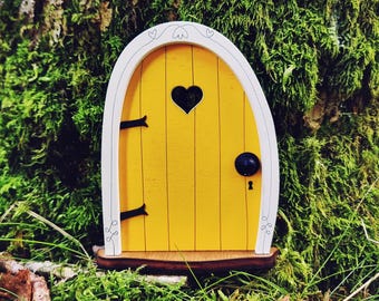 Fairy Door 'Bella' in Yellow | Yellow Fairy door | Fairy door for tree | Outdoor Decor | Fairy garden | Fairytale door | Tooth Fairy door