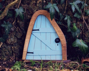 Fairy Door 'Iris' in Blue | Blue Fairy door | Fairy door for tree | Outdoor Decor | Fairy garden | Fairytale door | Gnome door | Halfling