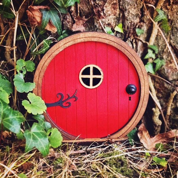 Fairy Door 'Otis' in Red | Red Fairy door | Fairy door for tree | Round fairy door | Fairy garden | Fairytale door | Halfling door | Gift