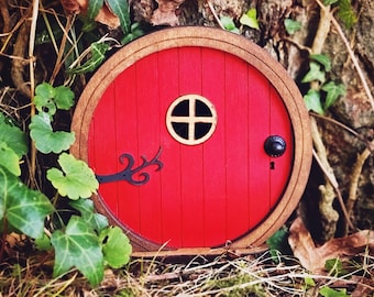 Fairy Door 'Otis' in Red | Red Fairy door | Fairy door for tree | Round fairy door | Fairy garden | Fairytale door | Halfling door | Gift