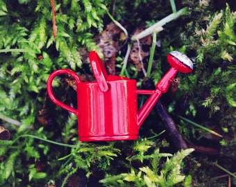 Red fairy garden watering can - Fairy garden miniature - miniature watering can - miniature gardening - scale 1|12 - fairy miniature | Gift