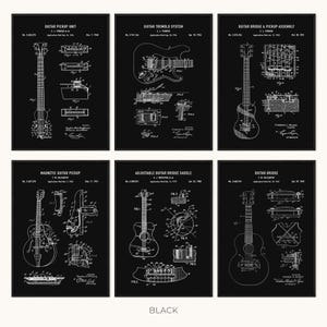 Peut inclure: Six impressions encadr&eacute;es en noir pr&eacute;sentant des sch&eacute;mas de brevets de guitares. Les impressions montrent des illustrations d&eacute;taill&eacute;es de composants de guitare, y compris des micros, des syst&egrave;mes de tr&eacute;molo et des assemblages de chevalets. Le mot "BLACK" est imprim&eacute; en bas.