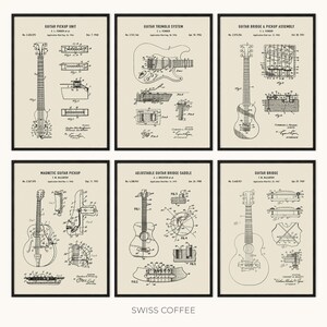 Peut inclure: Six impressions encadr&eacute;es de brevets de guitares vintage. Les impressions pr&eacute;sentent des sch&eacute;mas d&eacute;taill&eacute;s en noir et blanc de composants de guitare, y compris un micro, un syst&egrave;me de tr&eacute;molo et un assemblage de chevalet. Le fond est beige neutre, avec le texte "SWISS COFFEE" en bas.