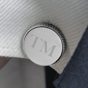 Regalo excepcional para el padrino de boda: Gemelos Elite con grabado personalizado para los héroes del día de su boda