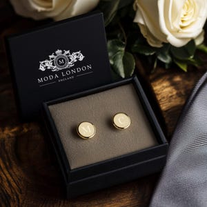 Juego de regalo de gemelos de oro / Grabado para él / Juego de regalo para el novio / Regalo personalizado con iniciales personalizadas / Boda / Gemelos / Clip de corbata