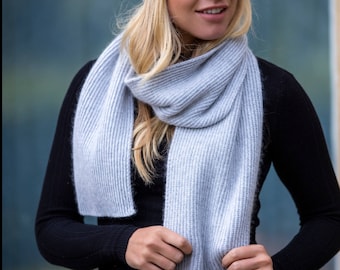 Ladies cashmere ribbed scarf