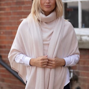 Cashmere wrap / oversized scarf image 6