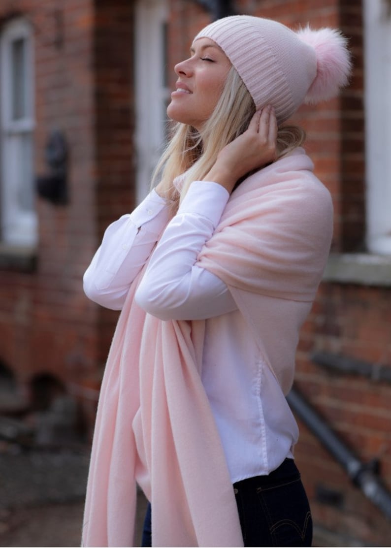 Cashmere wrap / oversized scarf Pink
