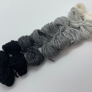 Pure cashmere darning yarn in various shades of black, through greys to cream thread, cashmere thread, darning thread, cashmere repair Szary