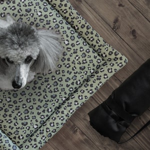 Waterproof dog travel mat, dog bed, hundedecke, non-slip mat for small and large dogs, perfect gift for a dog mom, dog blanket