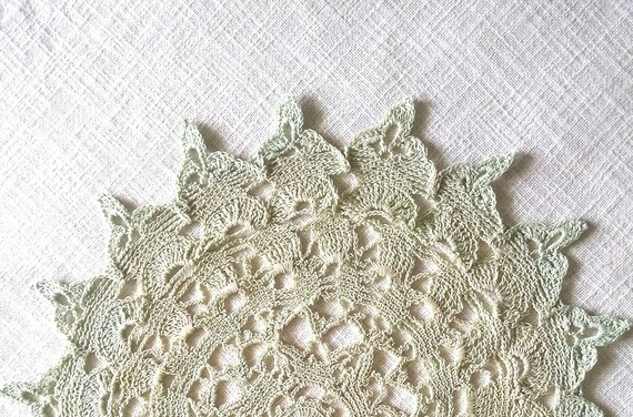 New 34cm Round Doily in Beige Green