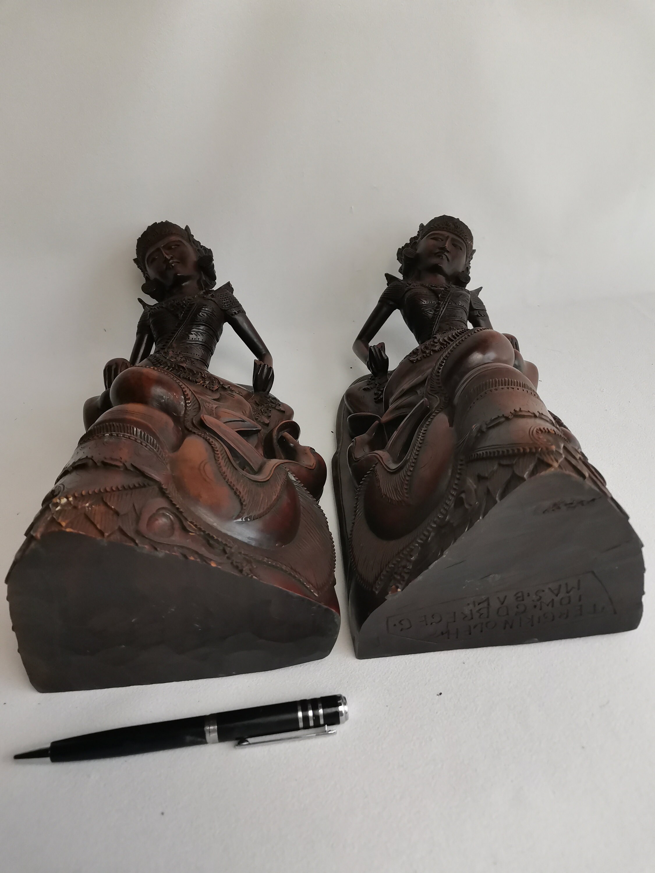 アンティーク バリ木彫りブックエンド デウィ ラティとカラ ラウ 1940