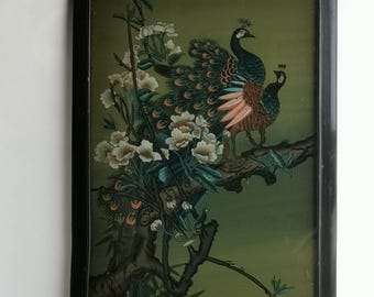 Antiek Chinees origineel omgekeerd geschilderd schilderij pauwen met bloemen bloesem in zwart gelakte lijst 1940s verf op glas vogels