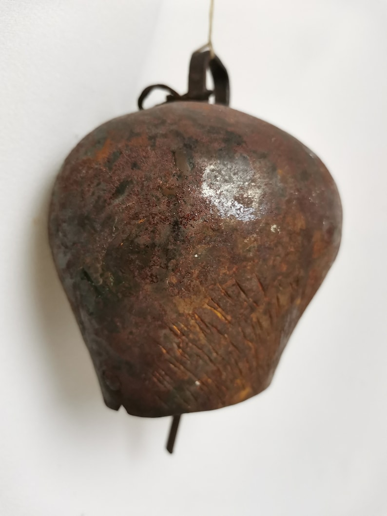 Antique Large Cowbell 1900s Large Antique Cowbell | Antique Cattle Bell ...