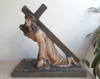 Antique Art Deco cross carrying Jesus statue 1910s Hand painted plaster | Figurine Jesus Christ with cross | Religious statue Jesus Christ