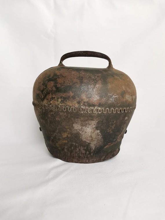 アンティークの大型カウベル 1900 年代 牛用のアンティークベル