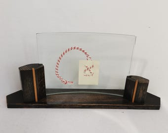 Antieke art deco foto standaard van hout en gebogen glas 1920s Houten art deco fotolijst met hol glas | Donkerbruine antieke fotolijst