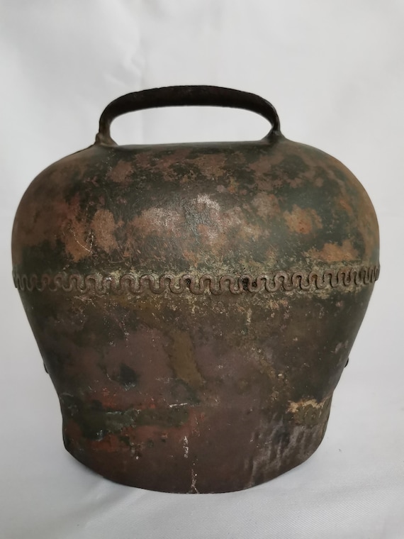 アンティークの大型カウベル 1900 年代 牛用のアンティークベル