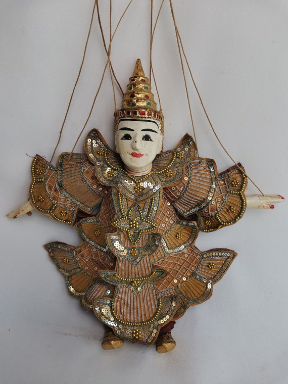 タイ王国 古典舞踊の操り人形 ５体　マリオネット人形 　伝統工芸品 タイ王国 古典舞踊の操り人形 5体 マリオネット人形 伝統工芸品