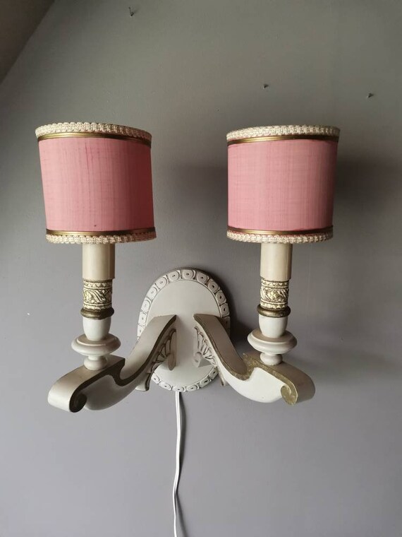 Vintage Wooden Wall Lamp in Wool White With Gold and Pink Shades