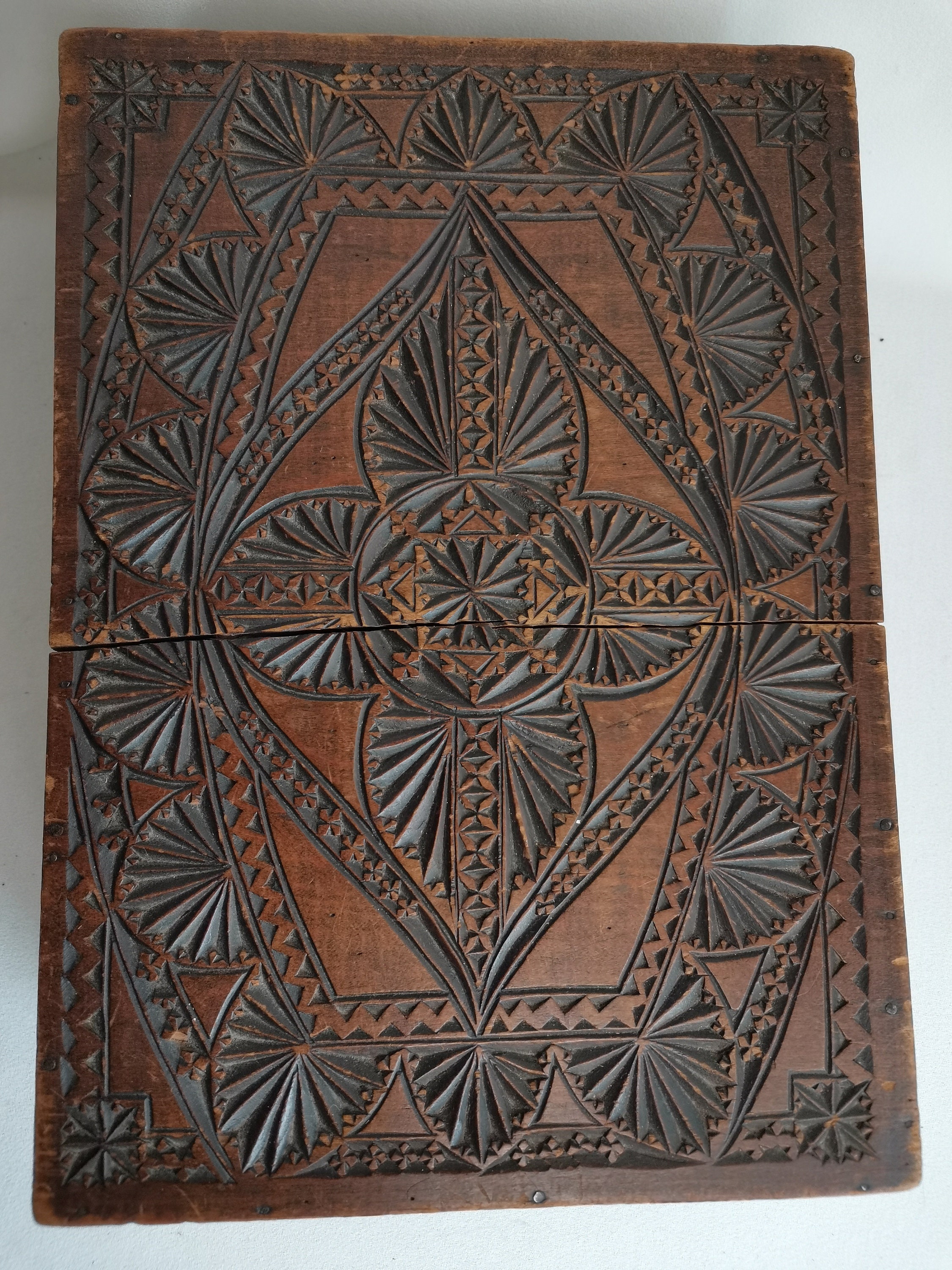 Antique Wooden Sewing Box or Jewelry Box With Frisian Chip Antique Wooden Sewing Box or Jewelry Box With Frisian Chip