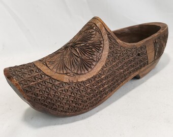 Antique Dutch womens clog with Frisian chip carving 1910s Folk art Dutch womens clog | Dutch folk art clog | Decorative clog plant hanger