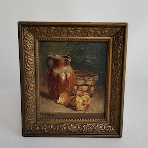 Bodegón antiguo en miniatura con cesta de jarra y ajo AS Fuente en marco Años 30 óleo sobre cartón | Cocina original con pintura al óleo.