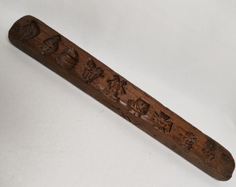 Ancienne petite planche à sucre avec dix formes, années 1900, sculpture sur bois antique, art populaire, forme de sucre | Forme de bonbon, feuille, fleur, animal, moulin